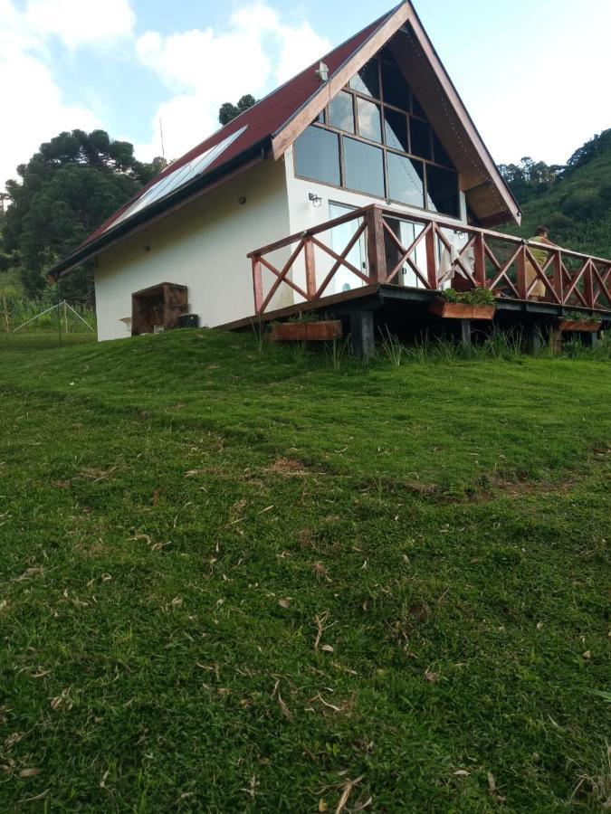 Chale Com Vidros E Hidromassagem Villa São Bento do Sapucaí Kültér fotó