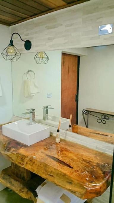 Chale Com Vidros E Hidromassagem Villa São Bento do Sapucaí Kültér fotó